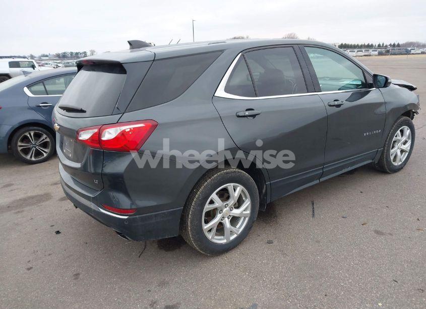 Photo 4 of 2018 Chevrolet Equinox LT (VIN 2GNAXKEX2J6202985)