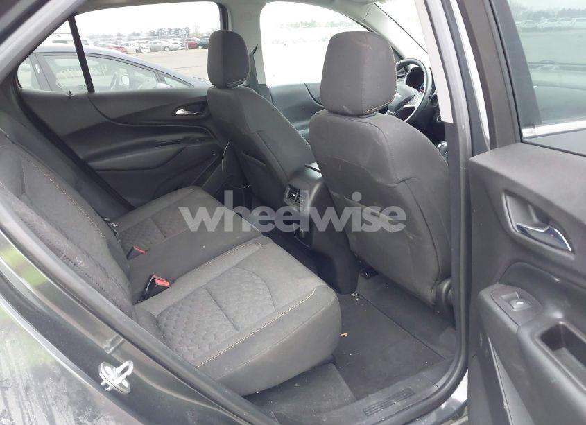 Photo 8 of 2018 Chevrolet Equinox LT (VIN 2GNAXKEX2J6202985)