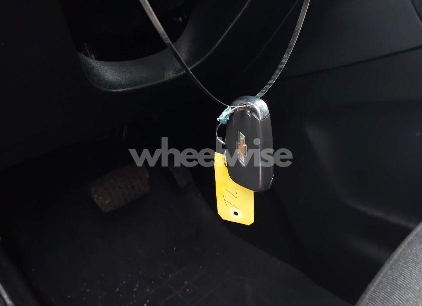 Photo 11 of 2018 Chevrolet Equinox LT (VIN 2GNAXKEX2J6348724)