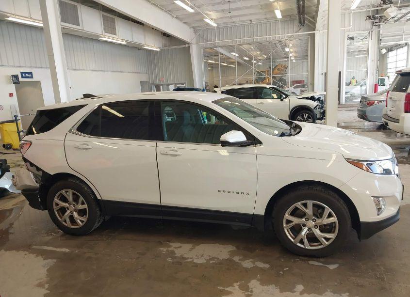 Photo 13 of 2018 Chevrolet Equinox LT (VIN 2GNAXKEX5J6171246)