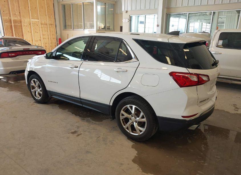 Photo 3 of 2018 Chevrolet Equinox LT (VIN 2GNAXKEX5J6171246)