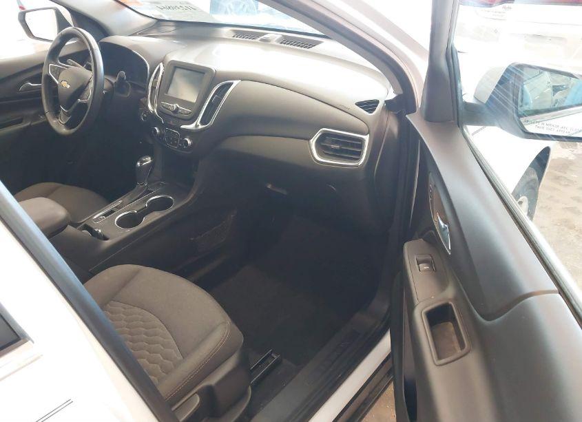 Photo 5 of 2018 Chevrolet Equinox LT (VIN 2GNAXKEX5J6171246)