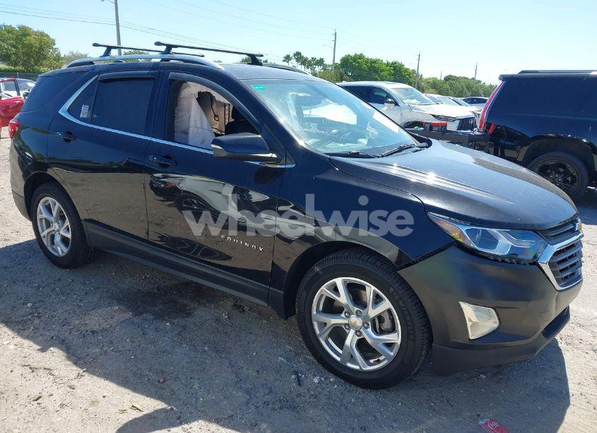 2018 Chevrolet Equinox LT (VIN 2GNAXKEX5J6320898) main photo