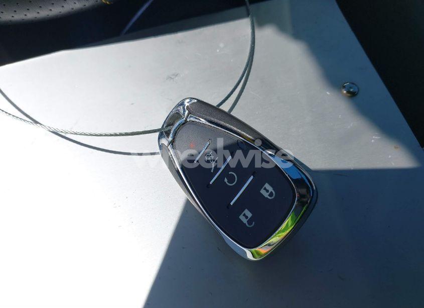 Photo 11 of 2018 Chevrolet Equinox LT (VIN 2GNAXKEX5J6320898)