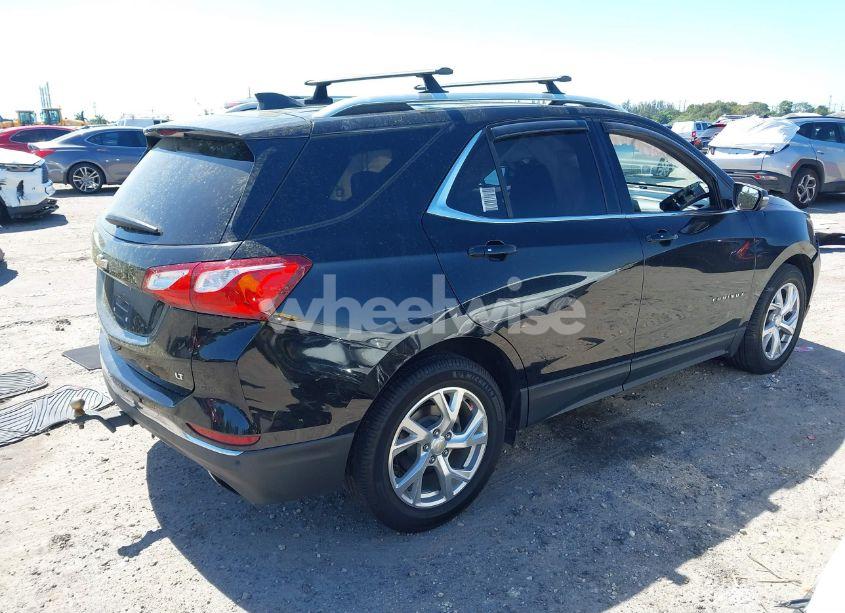 Photo 4 of 2018 Chevrolet Equinox LT (VIN 2GNAXKEX5J6320898)