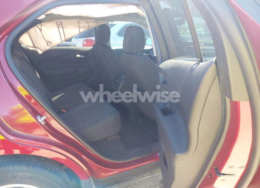 Photo 8 of 2018 Chevrolet Equinox LT (VIN 2GNAXKEX6J6154021)