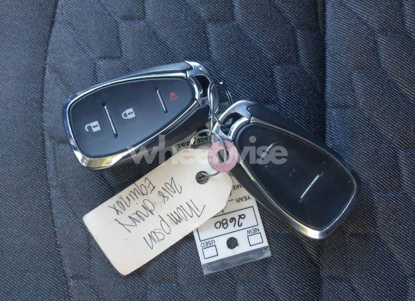 Photo 11 of 2018 Chevrolet Equinox LT (VIN 2GNAXKEX6J6192932)