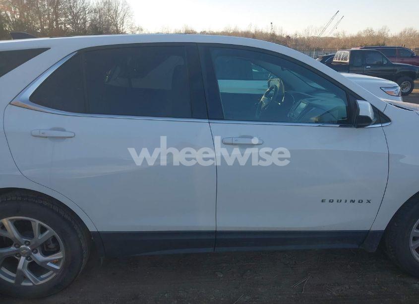 Photo 13 of 2018 Chevrolet Equinox LT (VIN 2GNAXKEX6J6192932)