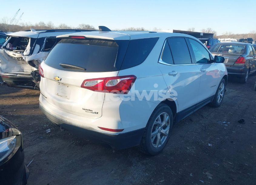 Photo 4 of 2018 Chevrolet Equinox LT (VIN 2GNAXKEX6J6192932)