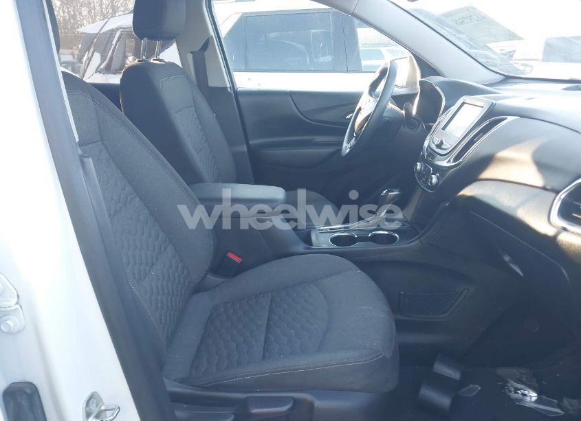 Photo 5 of 2018 Chevrolet Equinox LT (VIN 2GNAXKEX6J6192932)