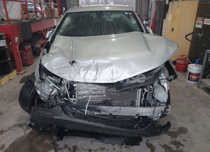 Photo 10 of 2018 Chevrolet Equinox LT (VIN 2GNAXKEX6J6204271)