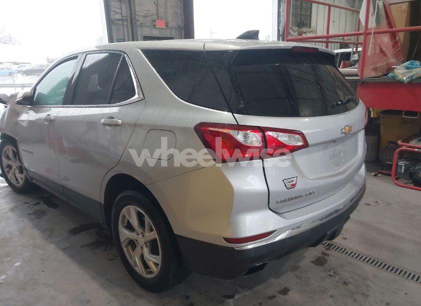 Photo 3 of 2018 Chevrolet Equinox LT (VIN 2GNAXKEX6J6204271)