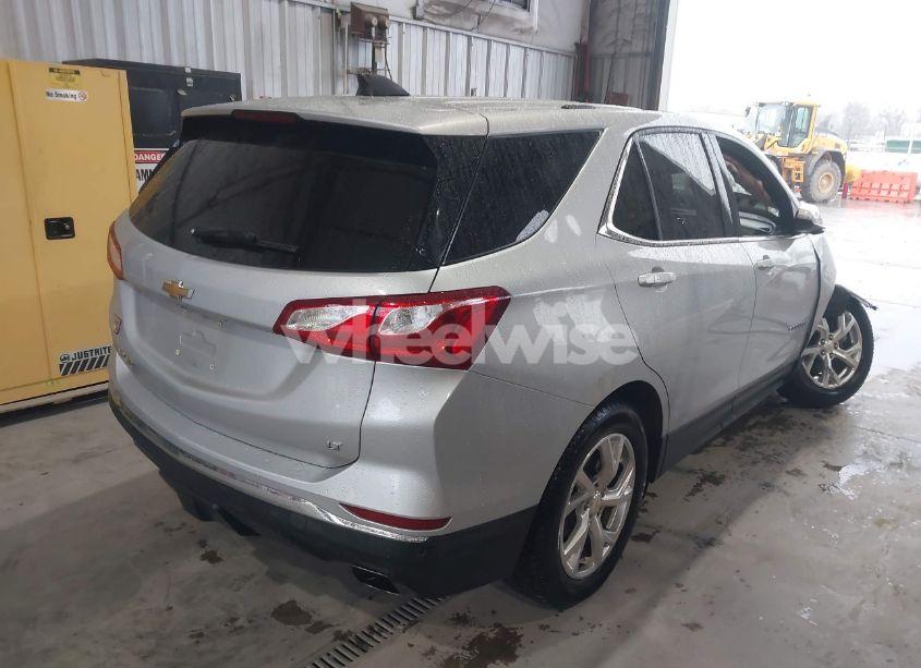 Photo 4 of 2018 Chevrolet Equinox LT (VIN 2GNAXKEX6J6204271)
