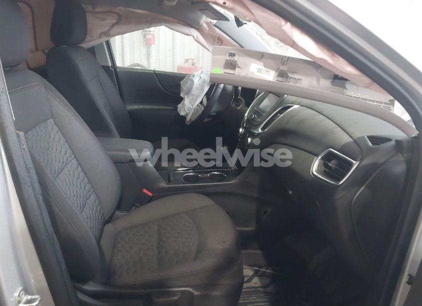 Photo 5 of 2018 Chevrolet Equinox LT (VIN 2GNAXKEX6J6204271)