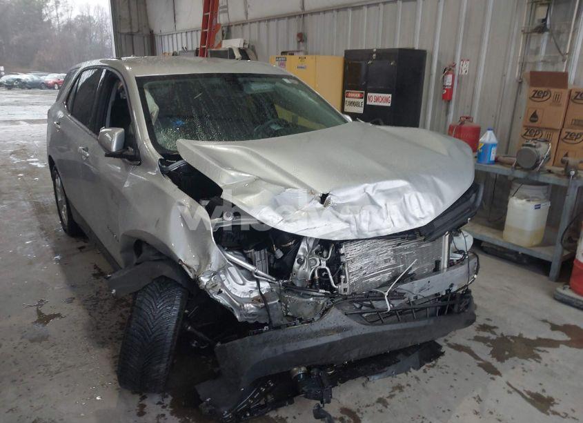 Photo 6 of 2018 Chevrolet Equinox LT (VIN 2GNAXKEX6J6204271)