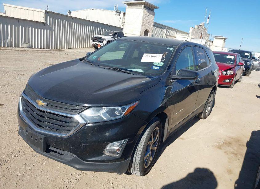 Photo 2 of 2018 Chevrolet Equinox LT (VIN 2GNAXKEX7J6217062)