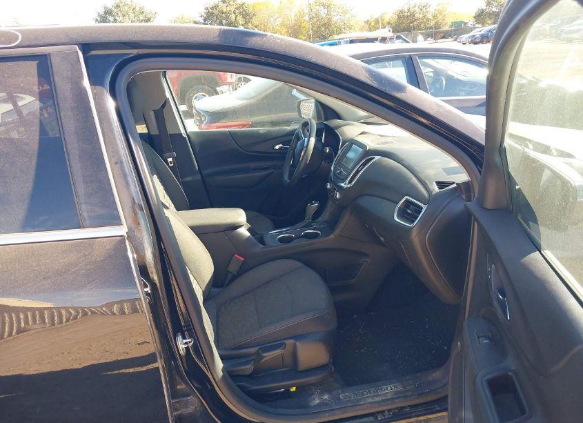 Photo 5 of 2018 Chevrolet Equinox LT (VIN 2GNAXKEX7J6217062)