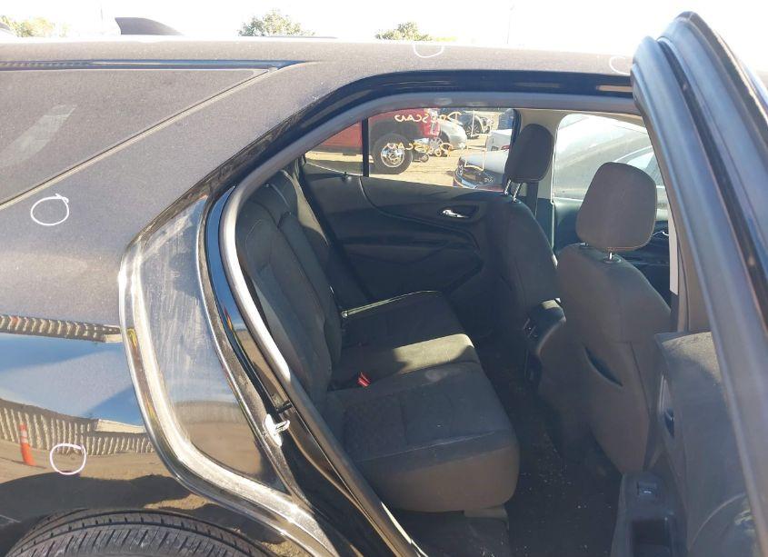 Photo 8 of 2018 Chevrolet Equinox LT (VIN 2GNAXKEX7J6217062)