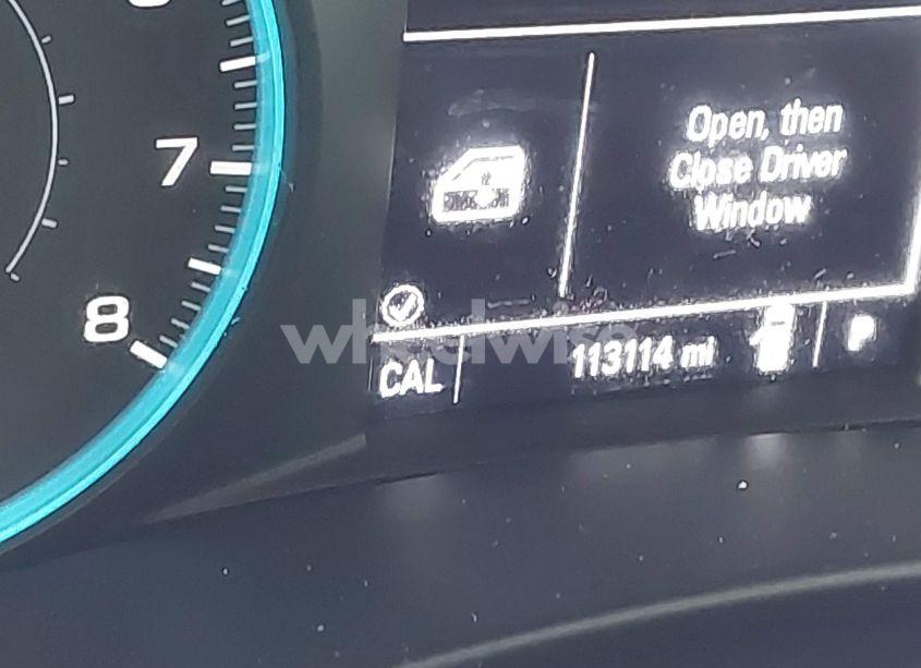 Photo 15 of 2018 Chevrolet Equinox LT (VIN 2GNAXKEX7J6264687)