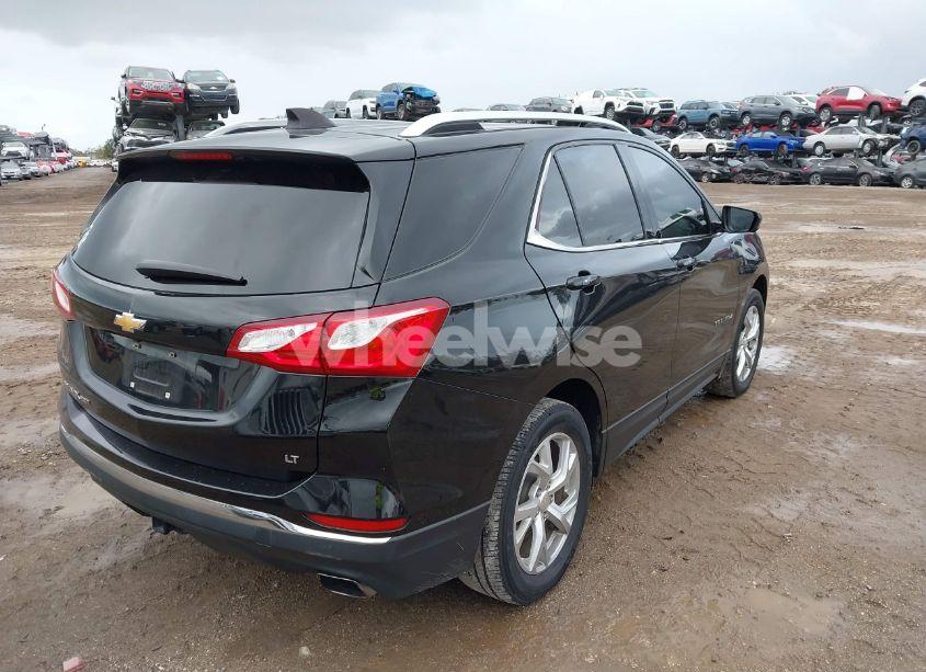 Photo 4 of 2018 Chevrolet Equinox LT (VIN 2GNAXKEX7J6264687)