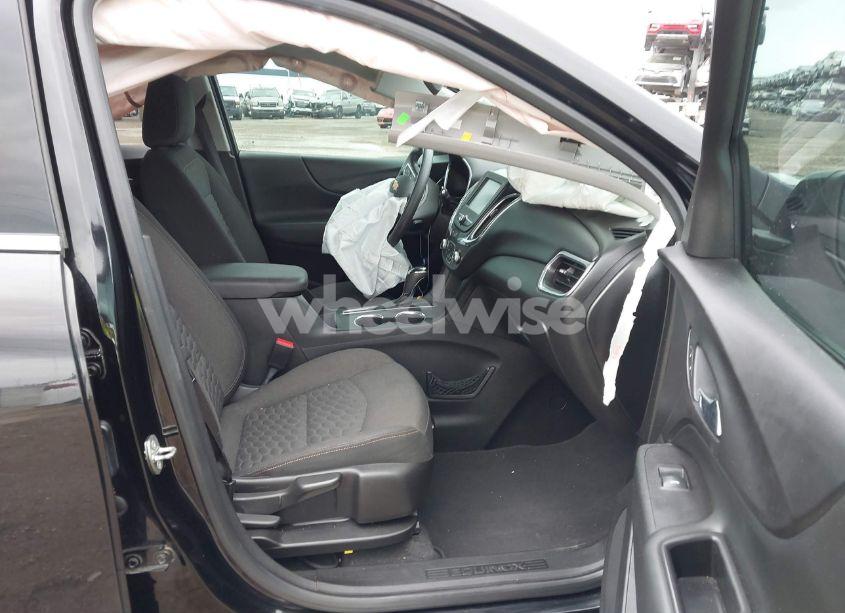 Photo 5 of 2018 Chevrolet Equinox LT (VIN 2GNAXKEX7J6264687)