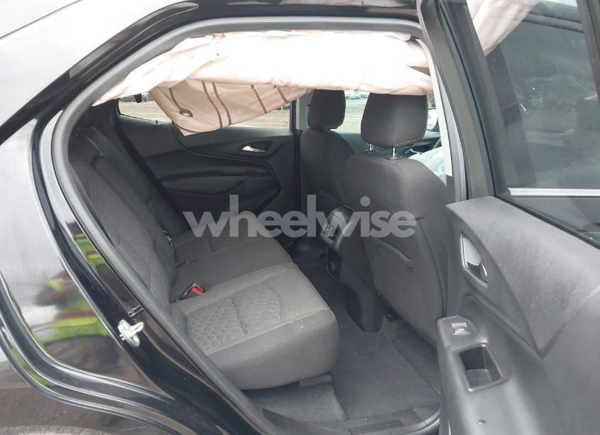 Photo 8 of 2018 Chevrolet Equinox LT (VIN 2GNAXKEX7J6264687)