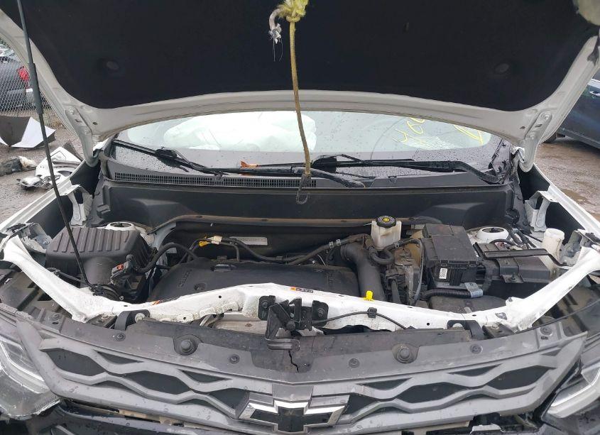 Photo 10 of 2018 Chevrolet Equinox LT (VIN 2GNAXKEX7J6304671)