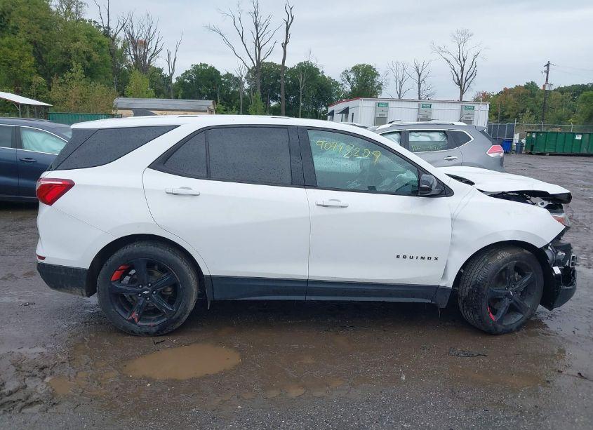 Photo 14 of 2018 Chevrolet Equinox LT (VIN 2GNAXKEX7J6304671)