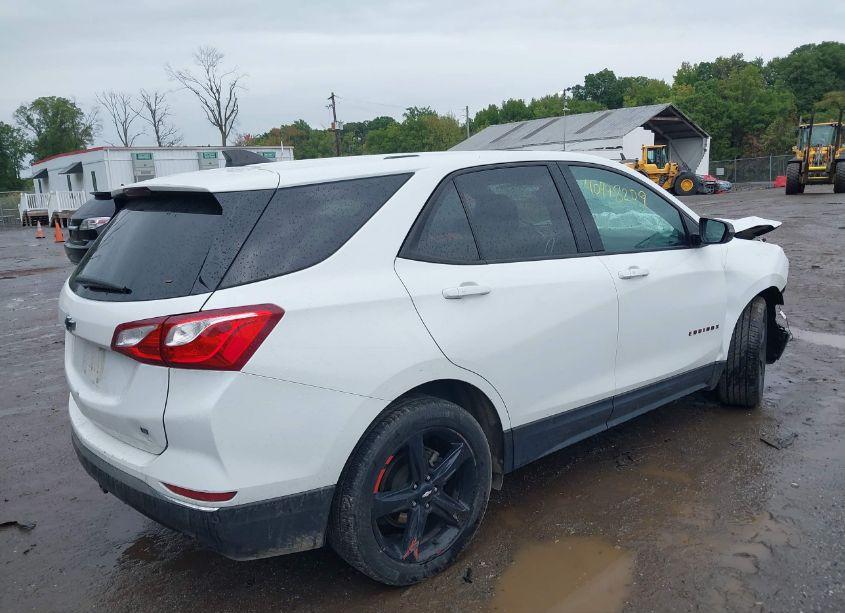 Photo 4 of 2018 Chevrolet Equinox LT (VIN 2GNAXKEX7J6304671)