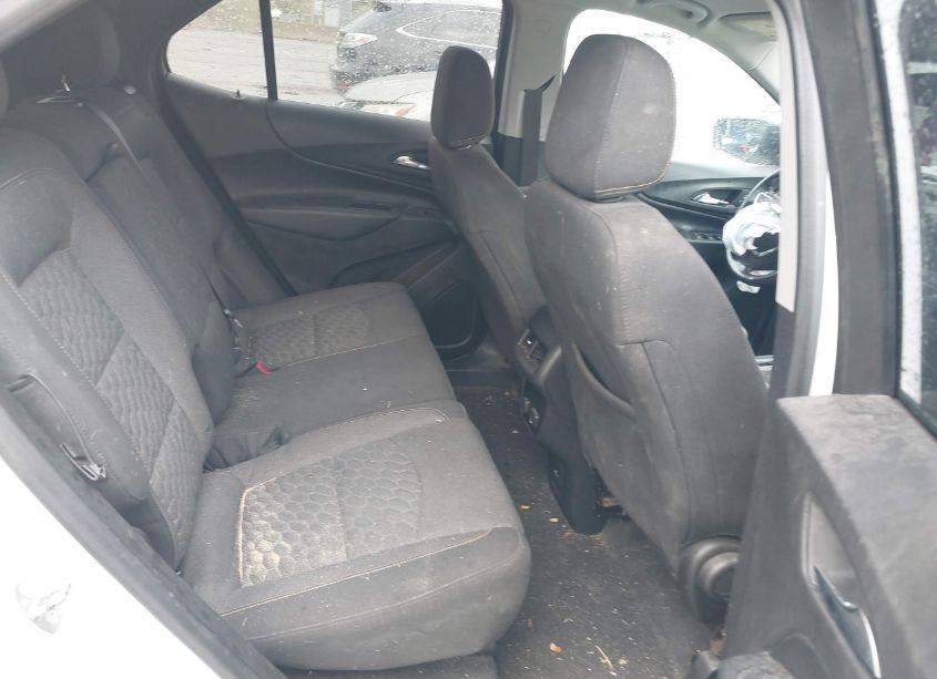 Photo 8 of 2018 Chevrolet Equinox LT (VIN 2GNAXKEX7J6304671)