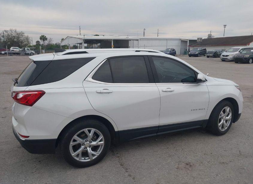 Photo 14 of 2018 Chevrolet Equinox LT (VIN 2GNAXKEX7J6311314)