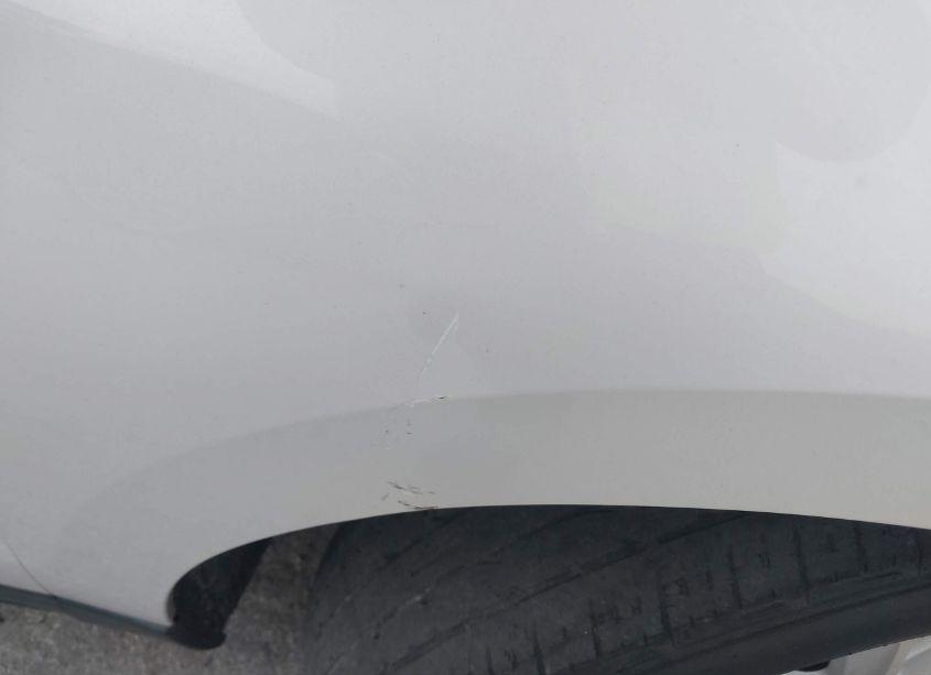 Photo 19 of 2018 Chevrolet Equinox LT (VIN 2GNAXKEX7J6311314)