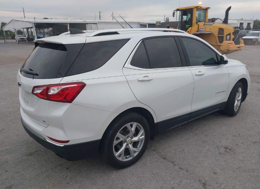 Photo 4 of 2018 Chevrolet Equinox LT (VIN 2GNAXKEX7J6311314)
