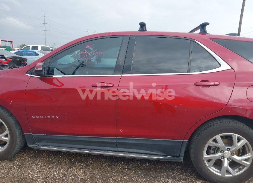 Photo 15 of 2018 Chevrolet Equinox LT (VIN 2GNAXKEX8J6189045)