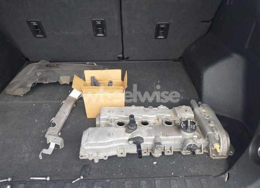 Photo 12 of 2018 Chevrolet Equinox LT (VIN 2GNAXKEX9J6200733)