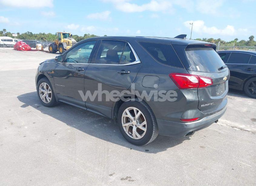 Photo 3 of 2018 Chevrolet Equinox LT (VIN 2GNAXKEX9J6200733)