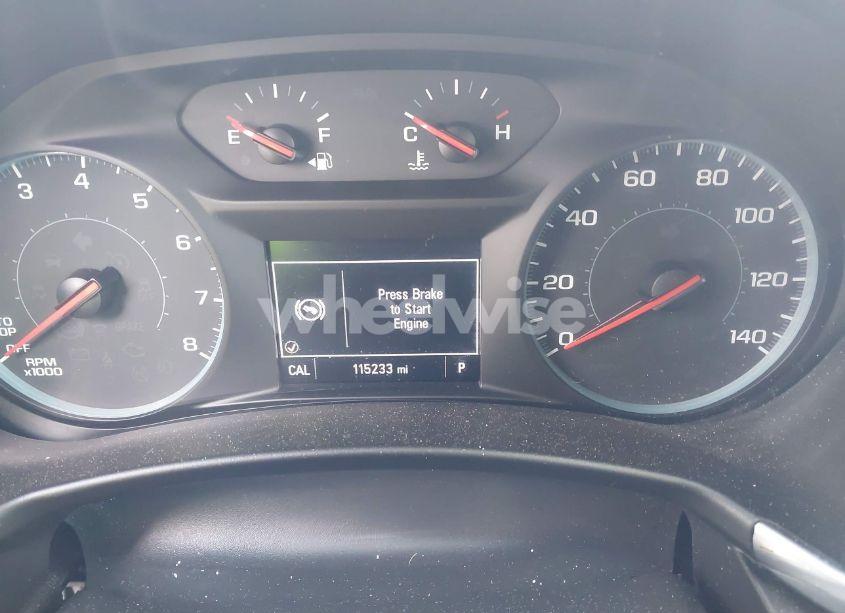 Photo 7 of 2018 Chevrolet Equinox LT (VIN 2GNAXKEX9J6200733)