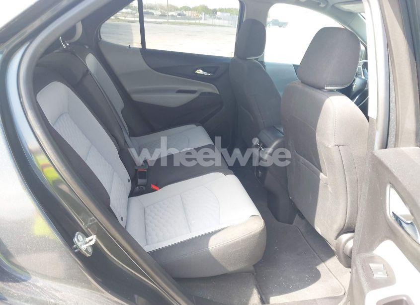 Photo 8 of 2018 Chevrolet Equinox LT (VIN 2GNAXKEX9J6200733)