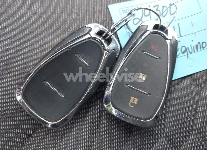 Photo 11 of 2018 Chevrolet Equinox LT (VIN 2GNAXKEX9J6283919)