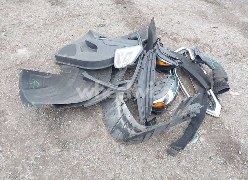 Photo 12 of 2018 Chevrolet Equinox LT (VIN 2GNAXKEX9J6283919)