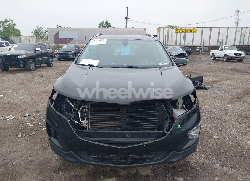 Photo 13 of 2018 Chevrolet Equinox LT (VIN 2GNAXKEX9J6283919)