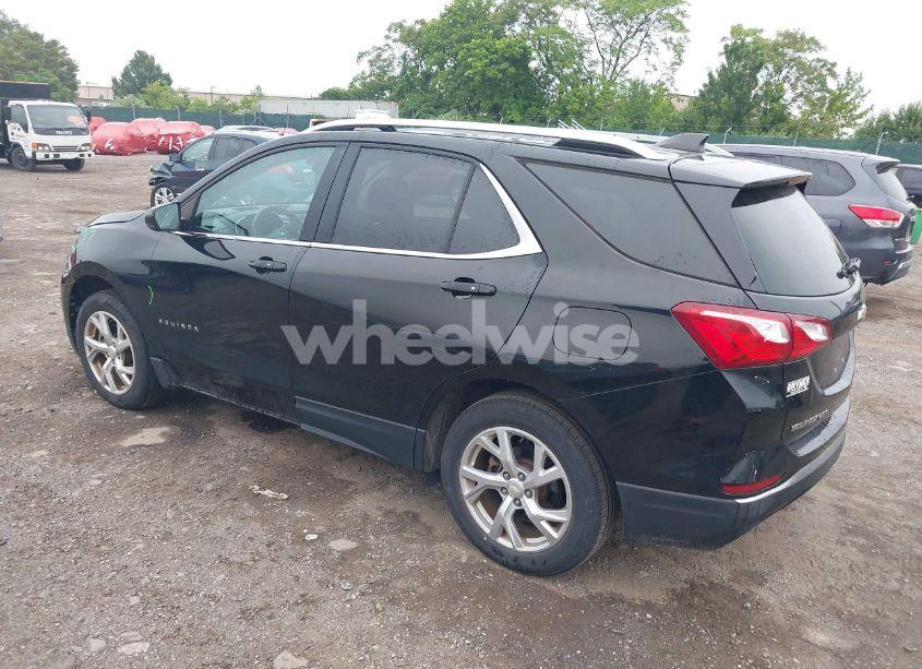 Photo 3 of 2018 Chevrolet Equinox LT (VIN 2GNAXKEX9J6283919)