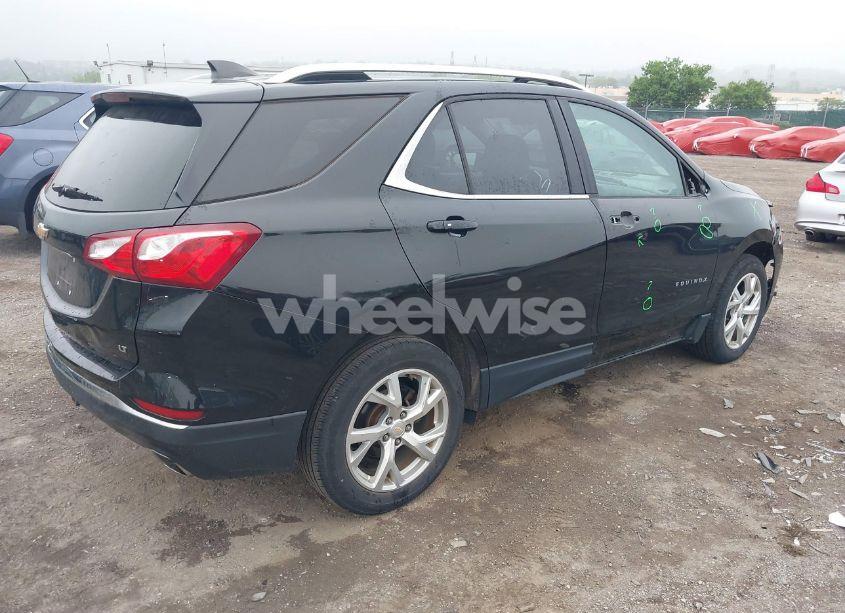 Photo 4 of 2018 Chevrolet Equinox LT (VIN 2GNAXKEX9J6283919)