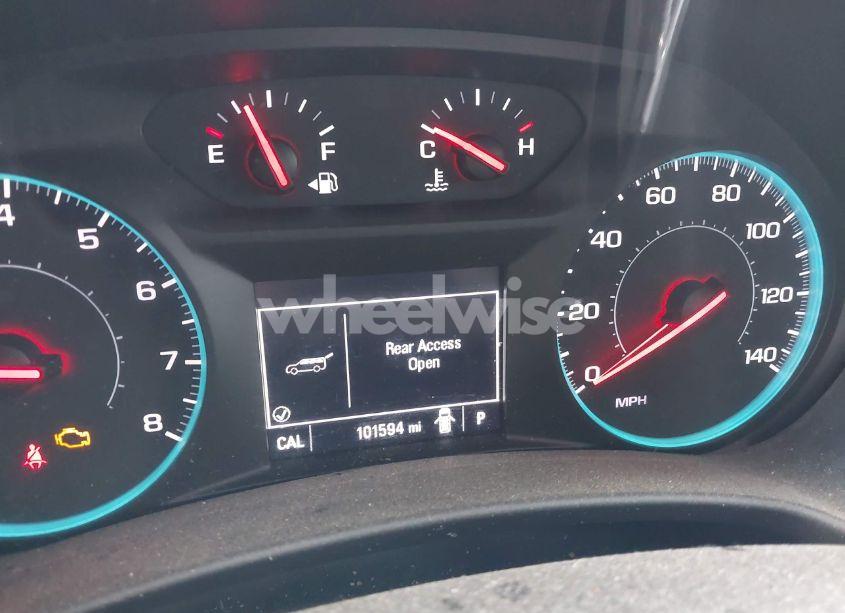 Photo 7 of 2018 Chevrolet Equinox LT (VIN 2GNAXKEX9J6283919)