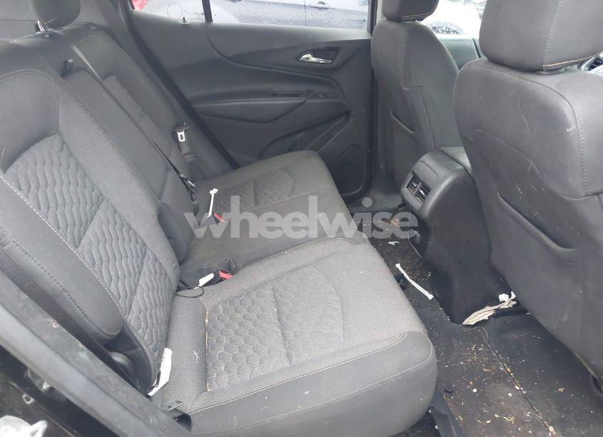 Photo 8 of 2018 Chevrolet Equinox LT (VIN 2GNAXKEX9J6283919)