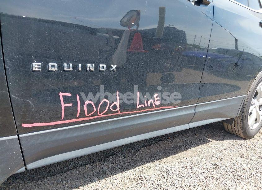 Photo 6 of 2018 Chevrolet Equinox LT (VIN 2GNAXKEXXJ6173624)