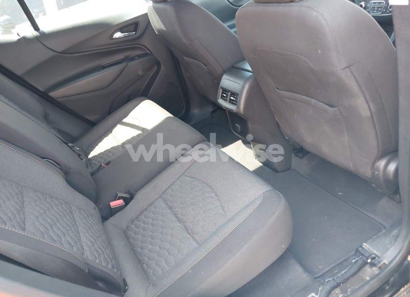 Photo 8 of 2018 Chevrolet Equinox LT (VIN 2GNAXKEXXJ6173624)