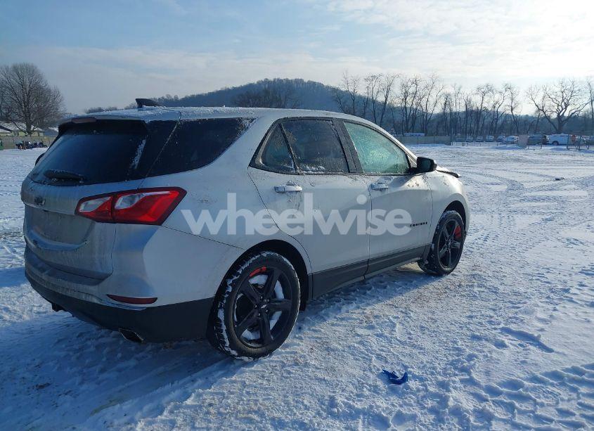 Photo 4 of 2020 Chevrolet Equinox FWD LT 2.0L TURBO (VIN 2GNAXLEX0L6119774)