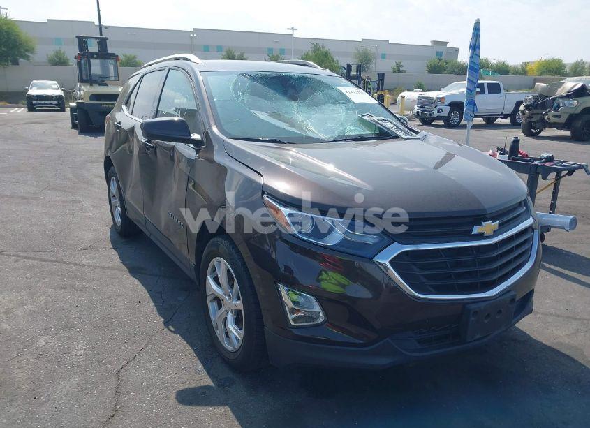 2020 Chevrolet Equinox FWD LT 2.0L TURBO (VIN 2GNAXLEX0L6263843) main photo