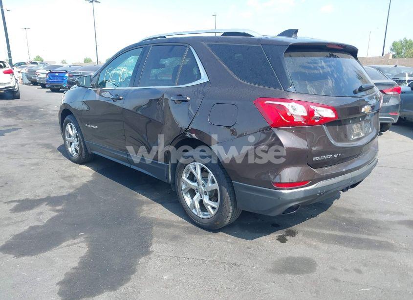 Photo 3 of 2020 Chevrolet Equinox FWD LT 2.0L TURBO (VIN 2GNAXLEX0L6263843)